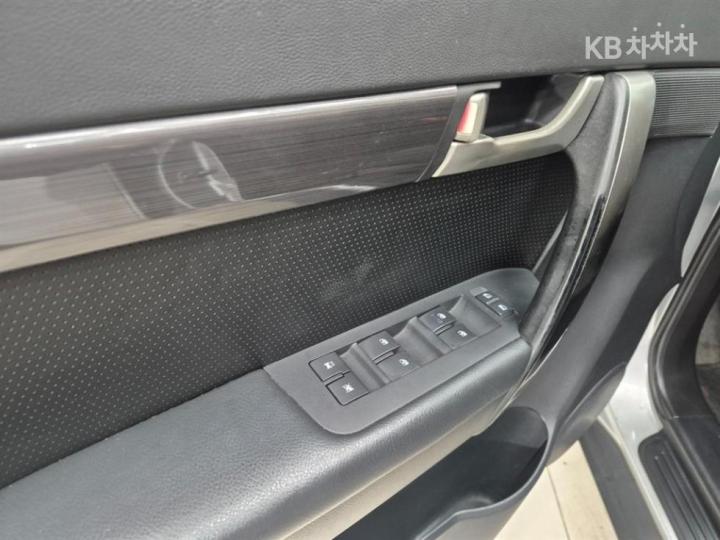 Chevrolet Winstorm 2WD LT Base Type 9