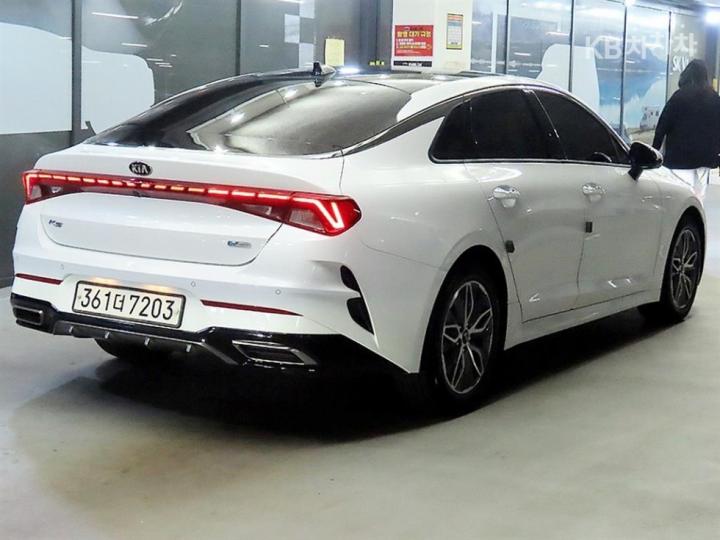 Kia K5 Hybrid 2.0 HEV Signature 5