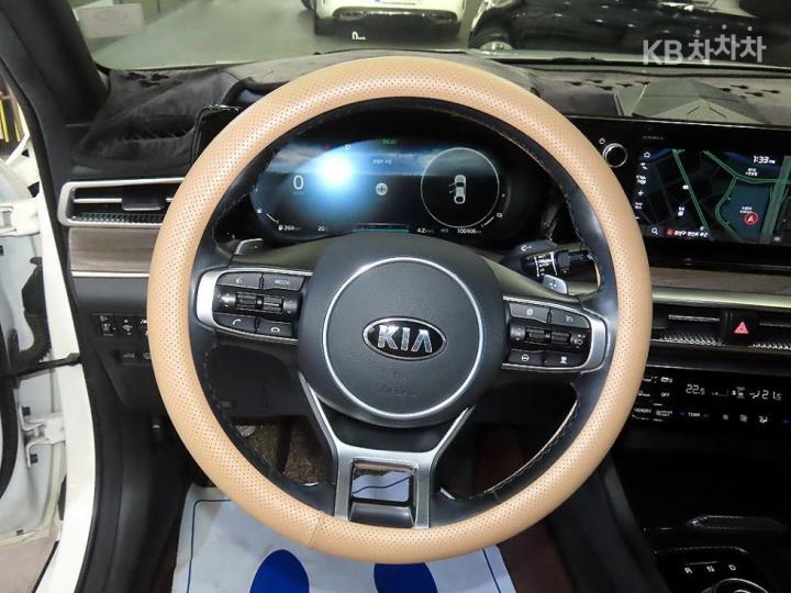 Kia K5 Hybrid 2.0 HEV Signature 9