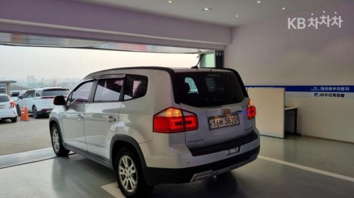Chevrolet Orlando LPG LT Premium 5