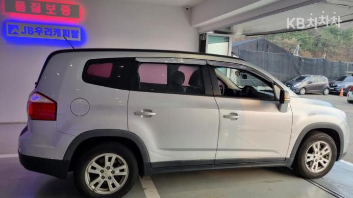 Chevrolet Orlando LPG LT Premium 8