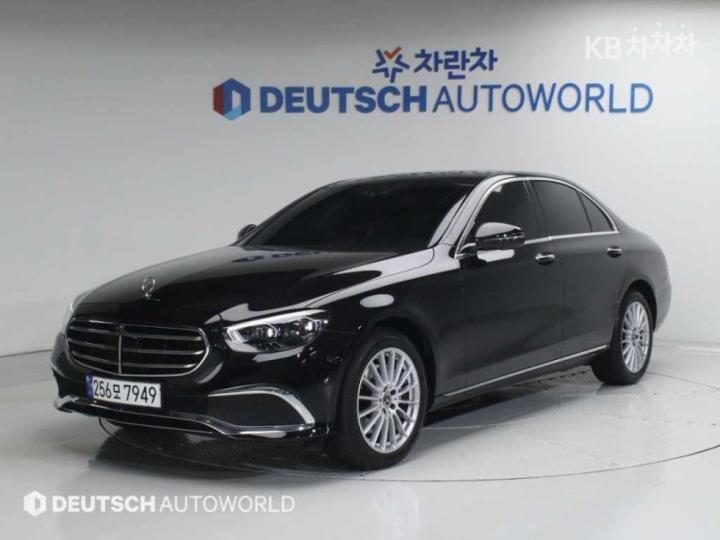 Mercedes-Benz E-Class W213 E220d 4MATIC Exclusive 2