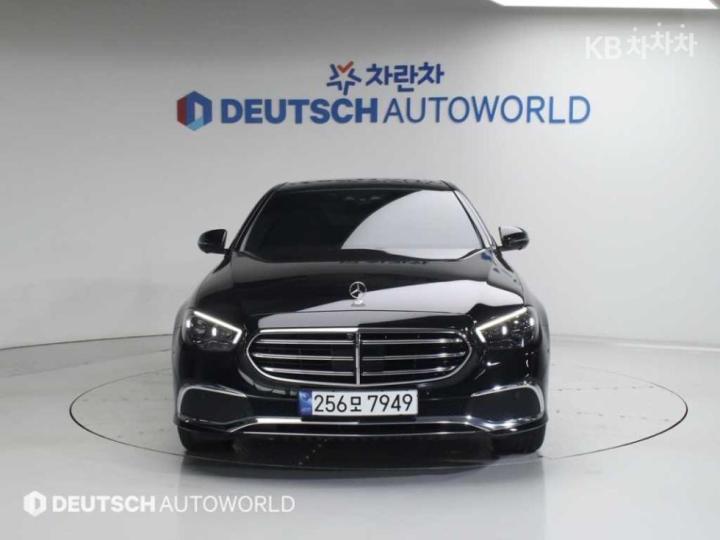 Mercedes-Benz E-Class W213 E220d 4MATIC Exclusive 4