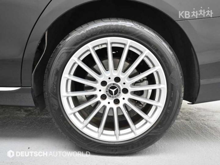 Mercedes-Benz E-Class W213 E220d 4MATIC Exclusive 6