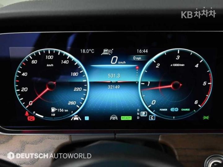 Mercedes-Benz E-Class W213 E220d 4MATIC Exclusive 9