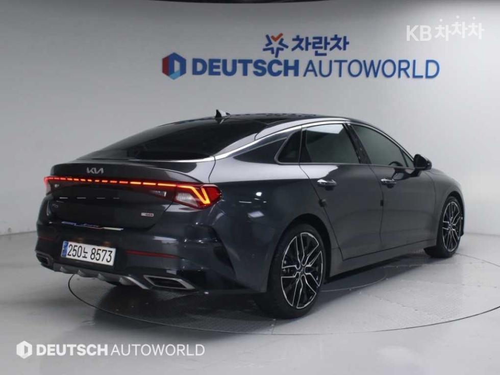 2023 - kia k5