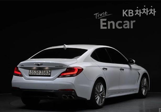 Genesis G70 2.0T Advanced 3