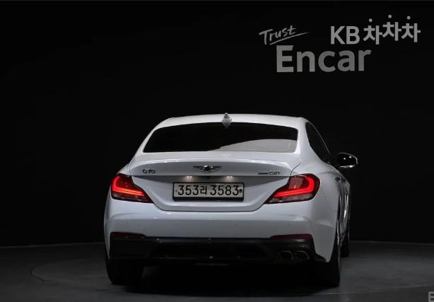 Genesis G70 2.0T Advanced 5
