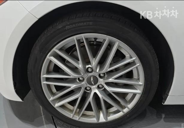 Genesis G70 2.0T Advanced 9