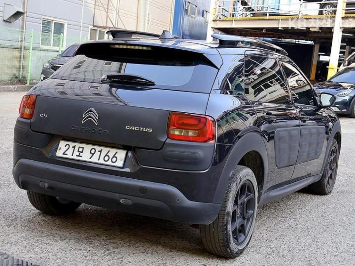 Citroen C4 Cactus 1.6 BlueHDi Shine 4