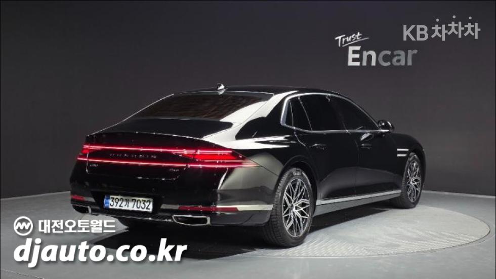 Genesis G90 — miniaturë 2