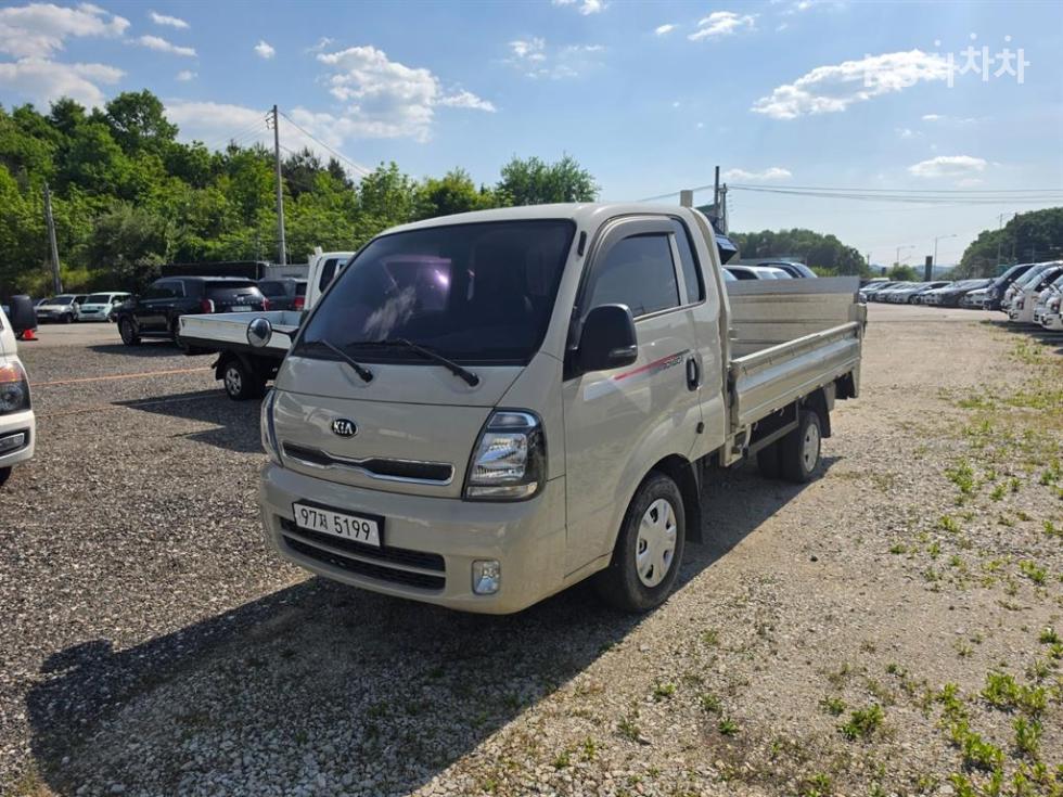 2020 - kia bongo iii