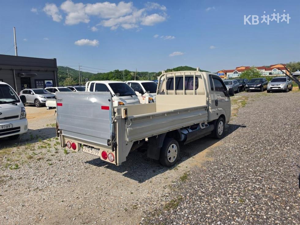 2020 - kia bongo iii