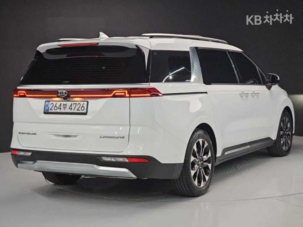 2021 - kia carnival