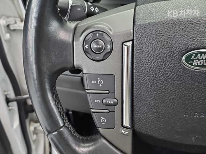 Land Rover Discovery 4 3.0 SDV6 HSE Base Type 9