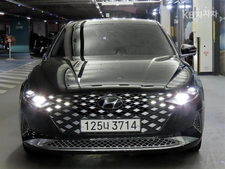 Hyundai Grandeur 2.5 Calligraphy 3