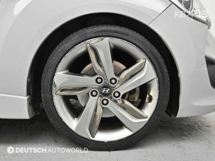 Hyundai Veloster Turbo GDi Extreme Blue Package 6