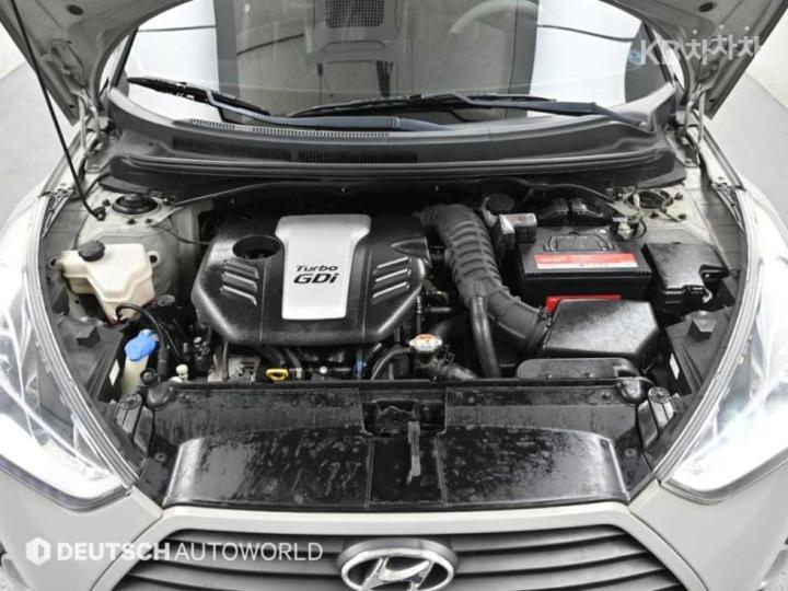 Hyundai Veloster Turbo GDi Extreme Blue Package 7