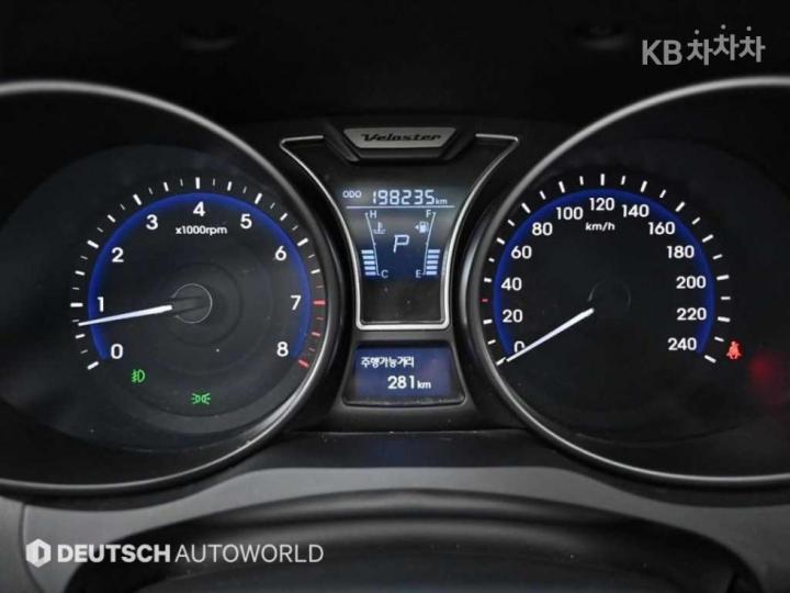 Hyundai Veloster Turbo GDi Extreme Blue Package 9