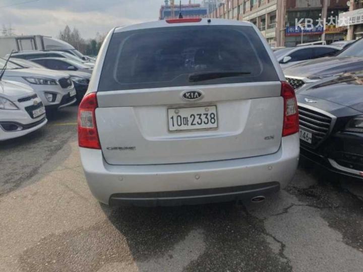 Kia Carens New 2.0 LPI GX Top Model 3