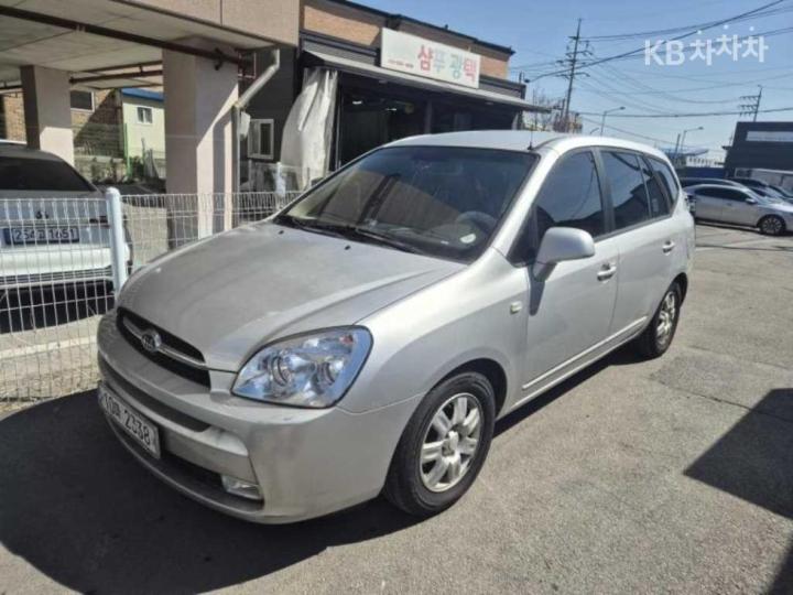 Kia Carens New 2.0 LPI GX Top Model 9