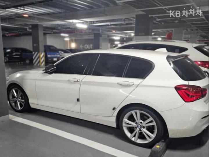 BMW 1 Series New 118d Sport Special 4