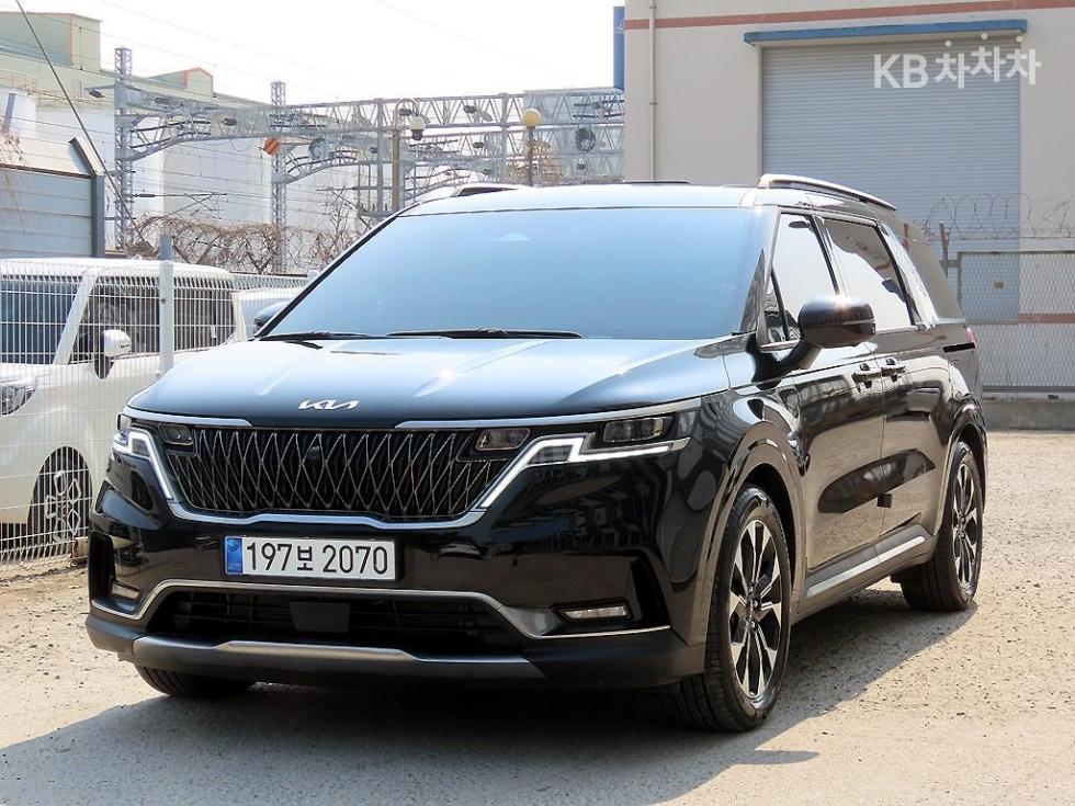 2023 - kia carnival