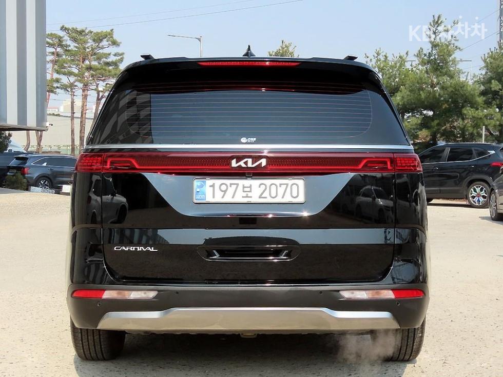 2023 - kia carnival