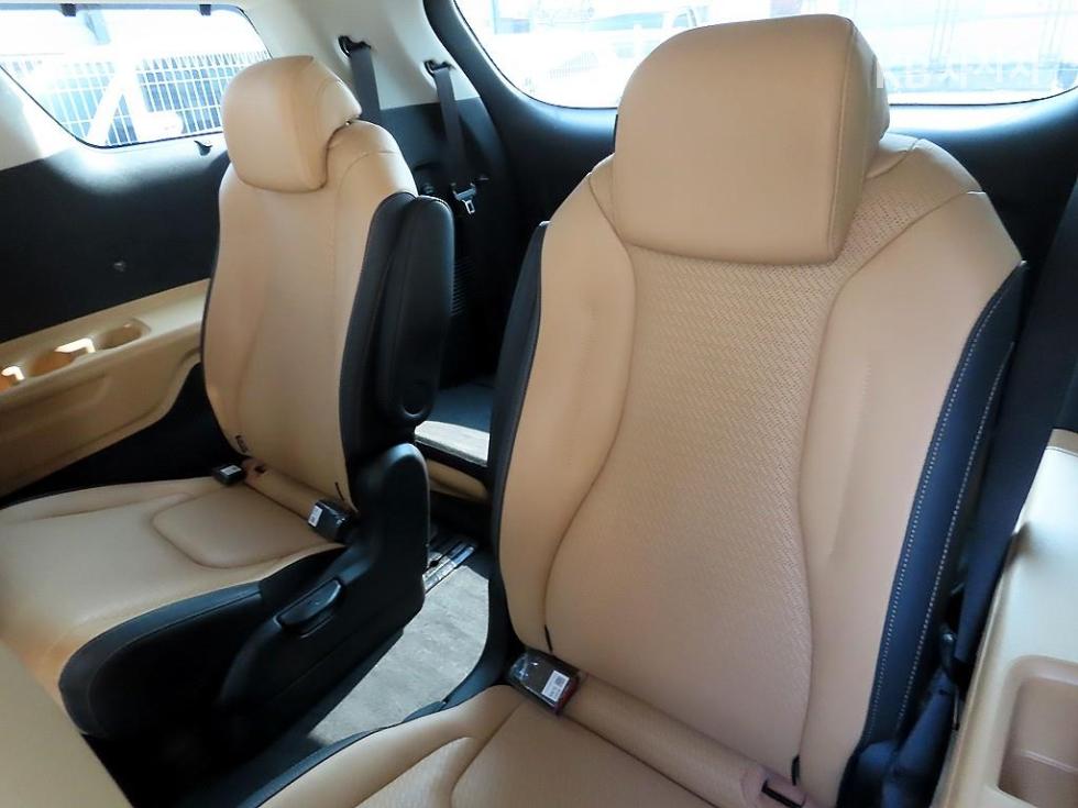 2023 - kia carnival