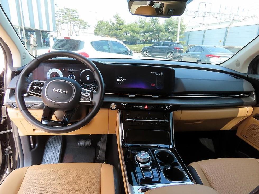 2023 - kia carnival