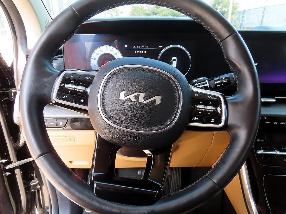 2023 - kia carnival