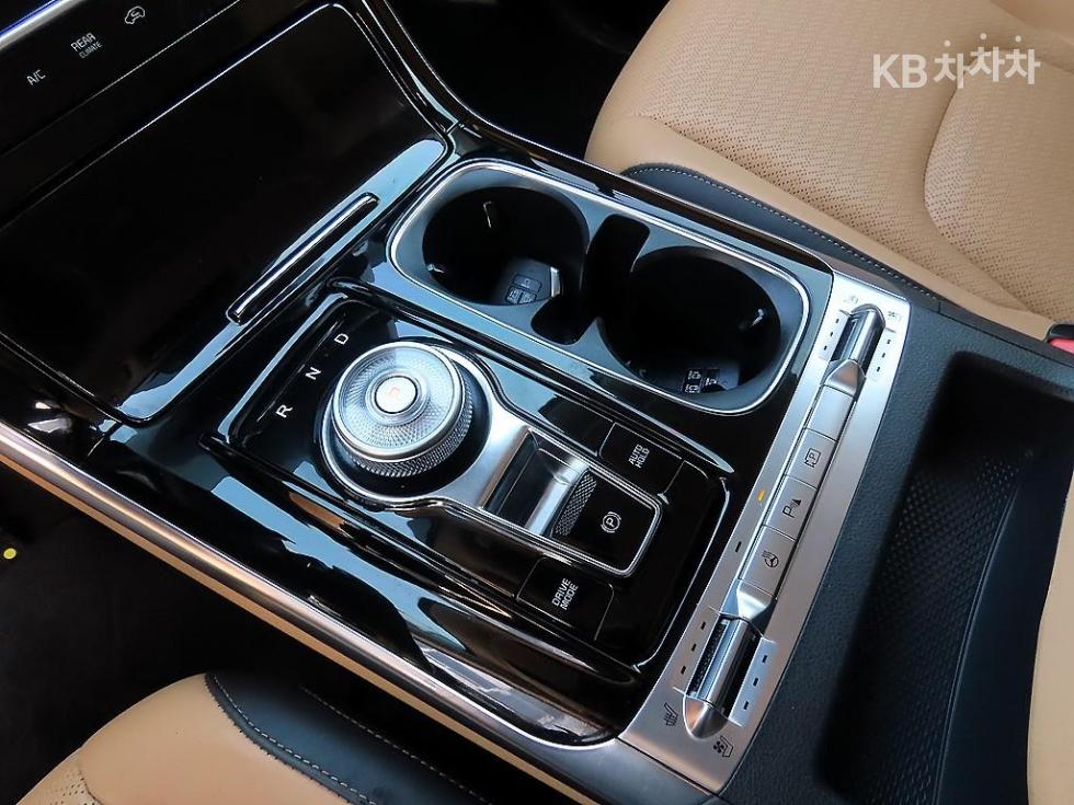 2023 - kia carnival