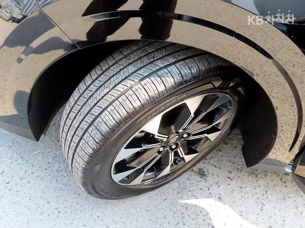 2023 - kia carnival
