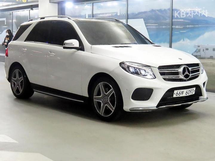 Mercedes-Benz GLE-Class W166 350d 4Matic Base Type