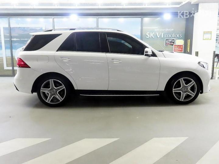 Mercedes-Benz GLE-Class W166 350d 4Matic Base Type 4