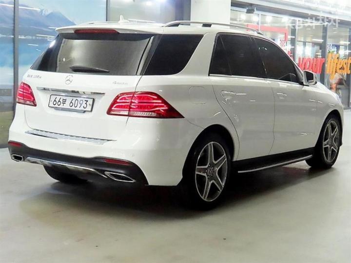 Mercedes-Benz GLE-Class W166 350d 4Matic Base Type 5