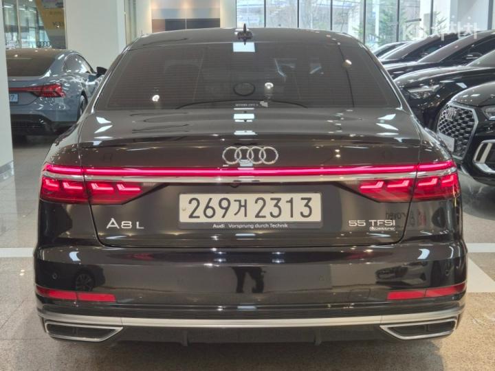Audi A8 D5 55 TFSI Quattro LWB 5