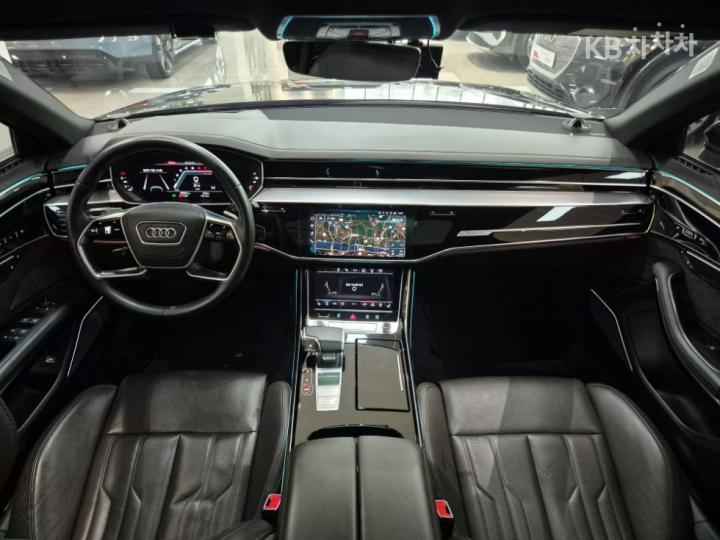 Audi A8 D5 55 TFSI Quattro LWB 8