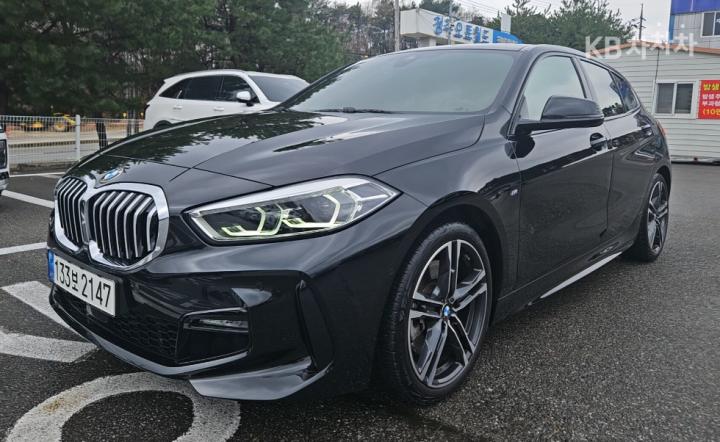 BMW 1 Series F40 120i M Sport 2