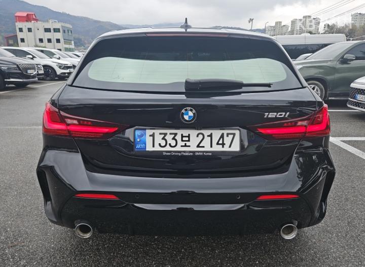 BMW 1 Series F40 120i M Sport 7