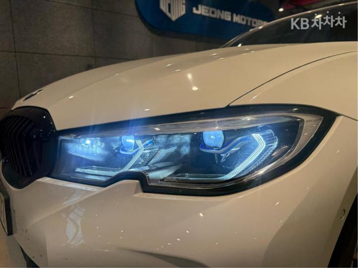 BMW 3 Series G20 320d Touring M Sport Package 8