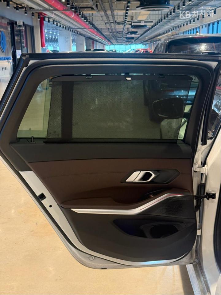 BMW 3 Series G20 320d Touring M Sport Package 9