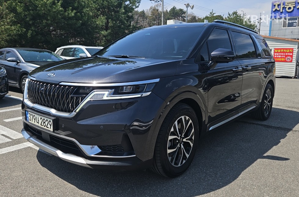 Kia 카니발 4세대 D2.2 9인승 노블레스 - фото 1