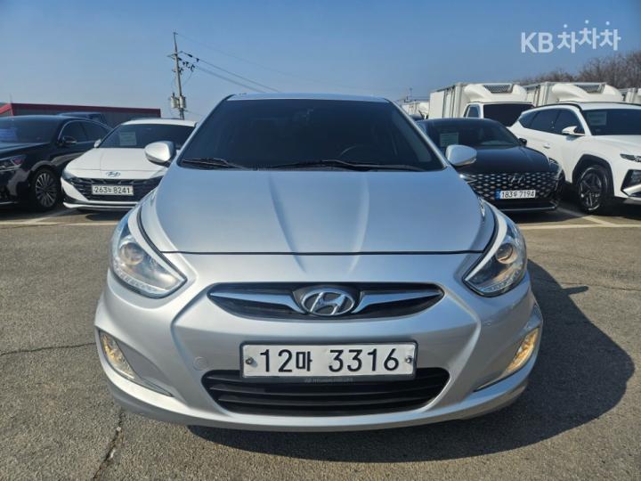 Hyundai Accent New 1.4 VVT Premium
