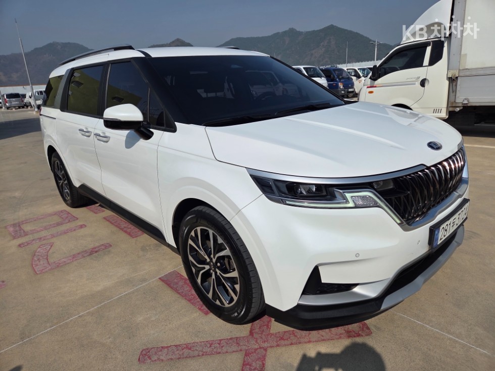 2021 - kia carnival