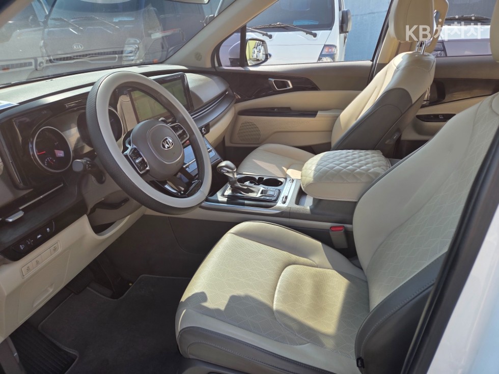 2021 - kia carnival