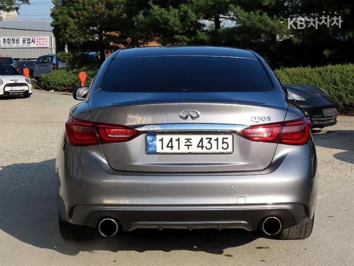Infiniti Q50 3.5 S Hybrid Blue Sport Sensory 5