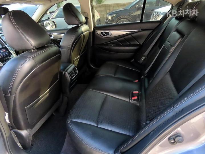 Infiniti Q50 3.5 S Hybrid Blue Sport Sensory 7