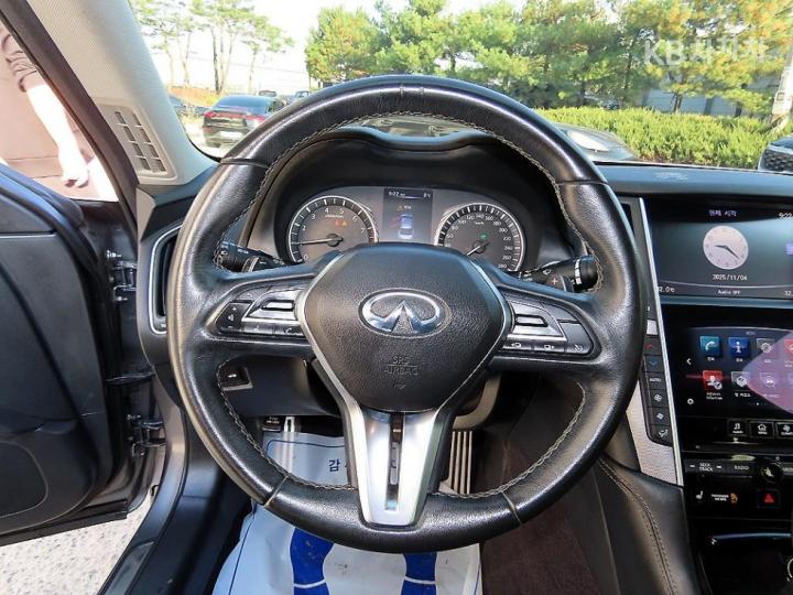 Infiniti Q50 3.5 S Hybrid Blue Sport Sensory 9