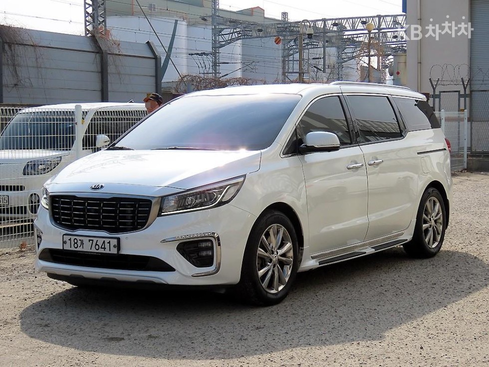 2019 - kia carnival
